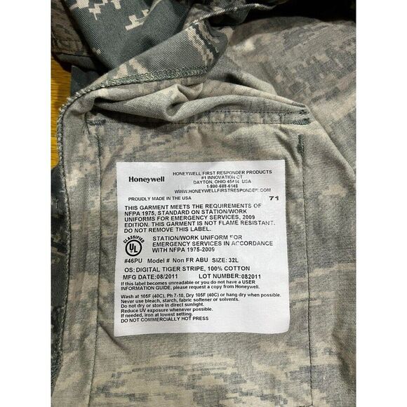 US Military Issued Shirt Mens 32 Large Digital Camo Cargo Pockets Heavy Outdoors - Picture 4 of 6